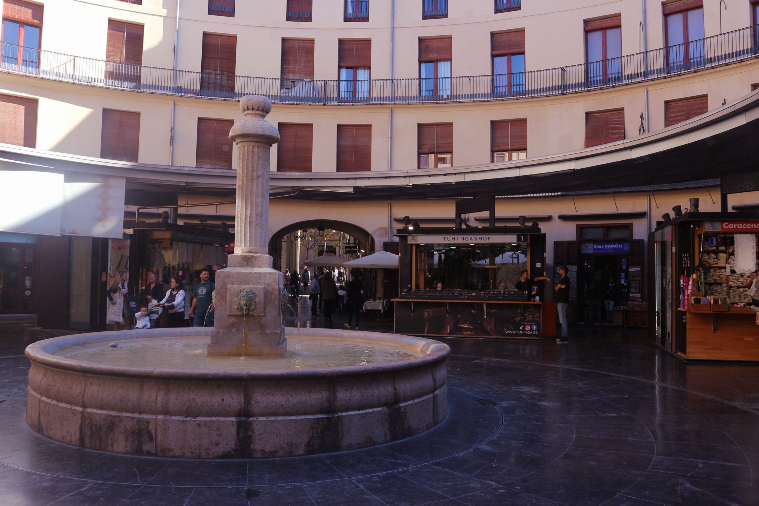 redona square valencia