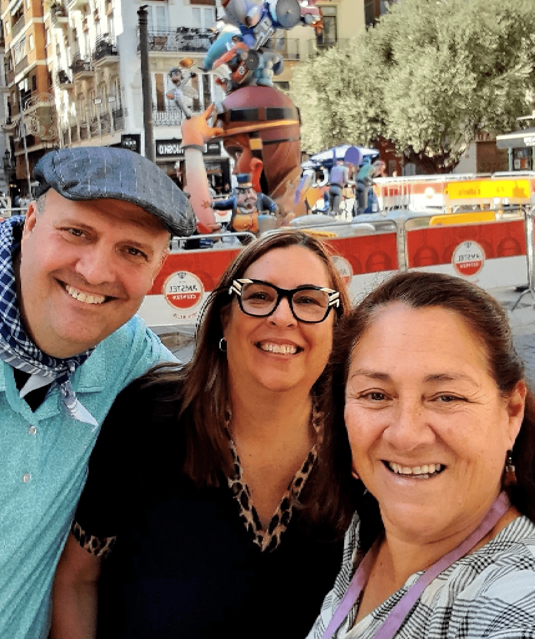 Proyecto nuevo-2-min maria como guia local en valencia en fallas